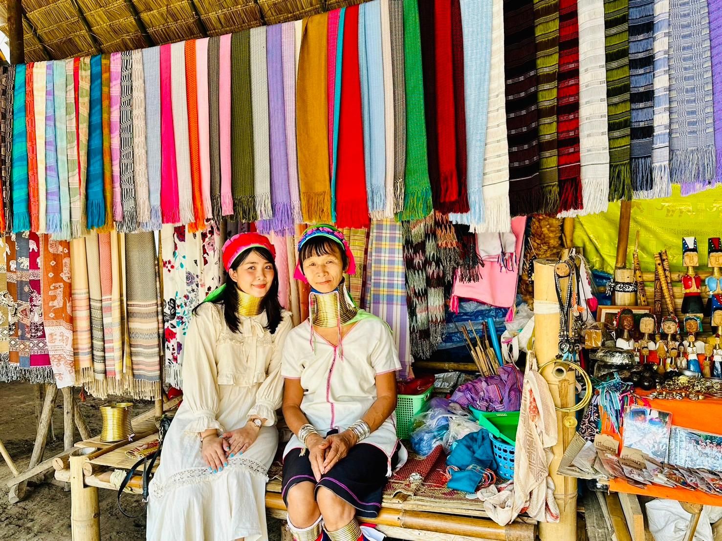 Chiang Rai: 3 Tempel, Langhalsdorf & Lalitta Café