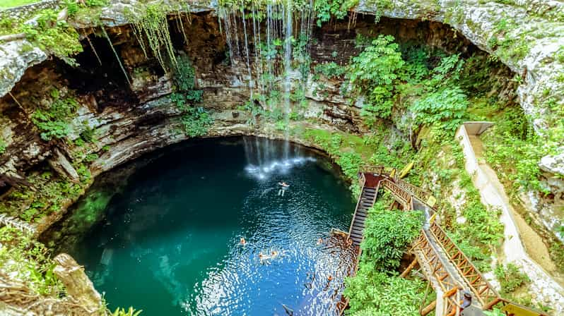 Riviera Maya: Chichen Itza, Cenote, and Valladolid Tour