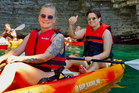 Budva : 3 heures de paddle board ou de kayak pour visiter les grottes côtièresBudva : balade de 3 h en kayak vers les grottes côtières