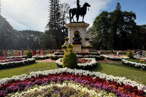 Bangalore: Lalbagh Botanical Garden Walking Tour with Guide Morning Nature Walking Tour at Lalbagh Botanical Garden.