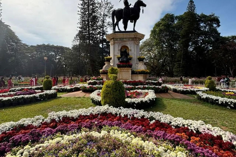 Bangalore: Lalbagh Botanical Garden Walking Tour with Guide Morning Nature Walking Tour at Lalbagh Botanical Garden.