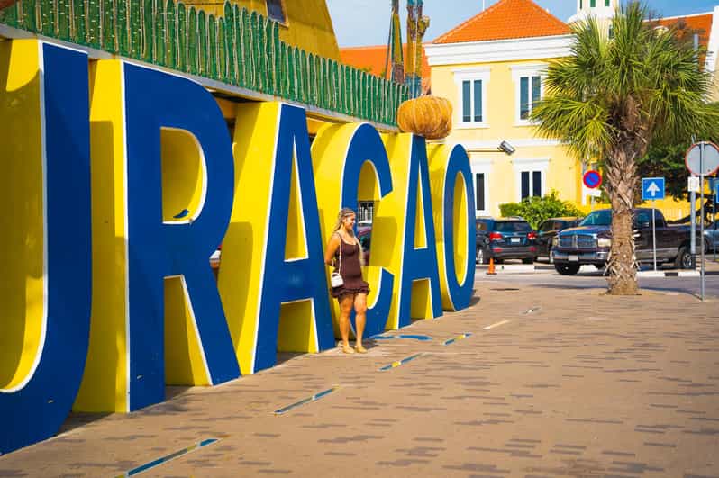 Willemstad: City Tour, Chobolobo Distillery & Mambo Beach