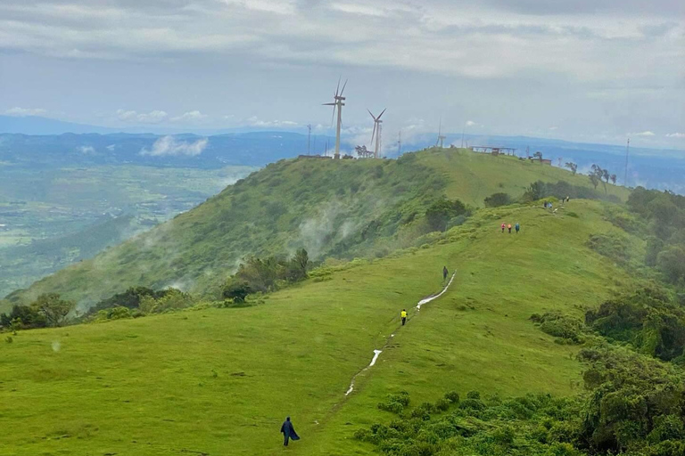 Nairobi: Wandeling door de Ngong Hills met vervoer en gids