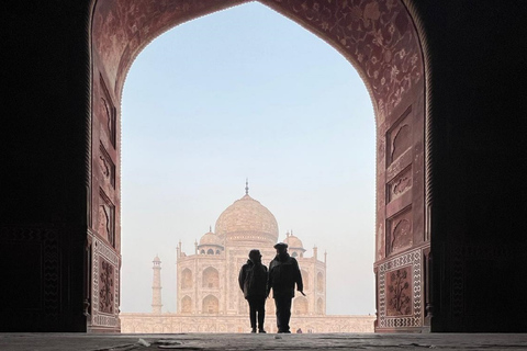 Agra: Best Taj Mahal Guided Tour (All Inclusive)Tour With comfortable transport &amp; Local Guide Only