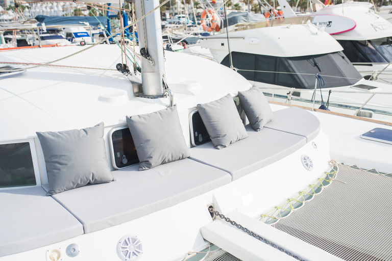 Benalmádena: Sailing & Dolphin Watching with Snacks/Drinks 2-hour PRIVATE up to 12 people