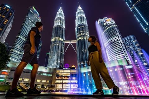 Night Tour of Petronas Towers Kuala Lumpur & Saloma Theater