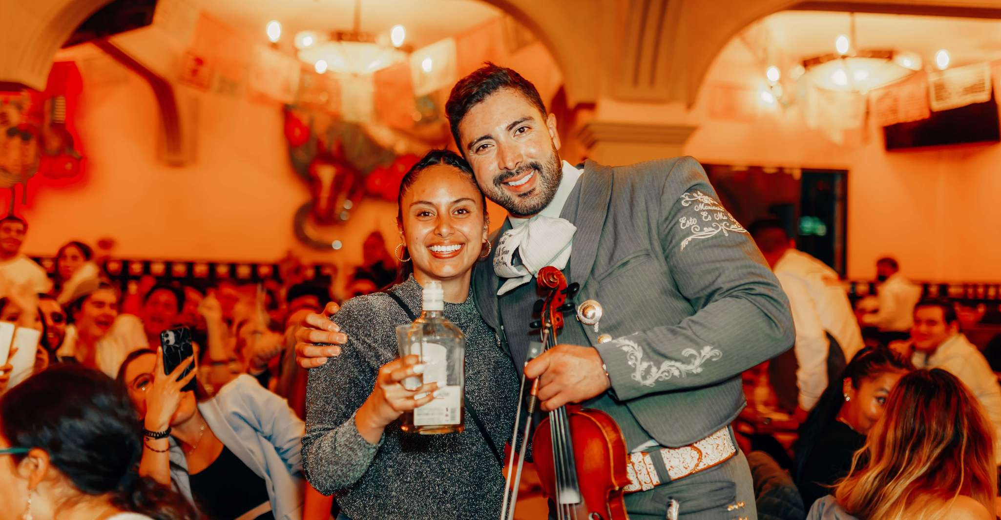 Tour notturno di Mariachis con spettacolo a Garibaldi e Tacos - Hizvo