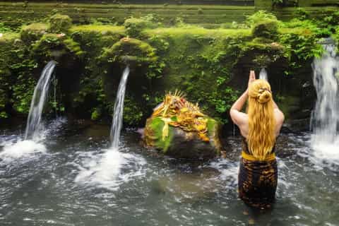 Ubud: Mengening Water Temple Tour with Spiritual Cleansing - Image 3