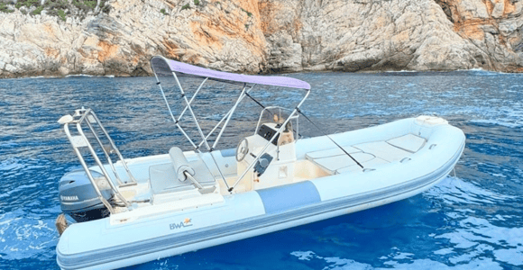 Gulf of Poets Rental Boat without a Skipper