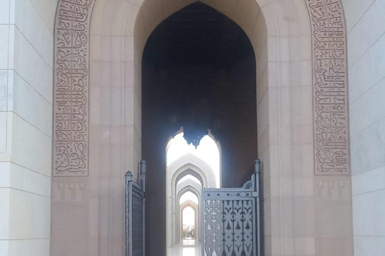 Muscat: Night Tour with Royal Opera House