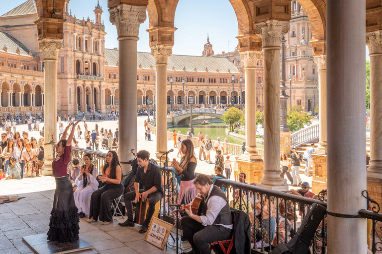 Da Madrid: Tour di un giorno del meglio di Siviglia con trasferimenti in trenoOpzione Upgrade Visita dell&#039;Alcázar