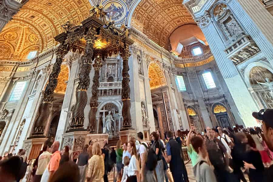 Vatikan: Petersdom, Untergrund und Aufstieg zur Domkuppel. Foto: GetYourGuide