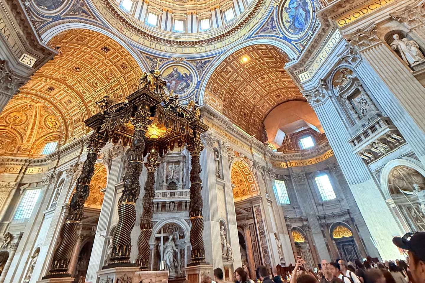 Vatican:St. Peter?s Basilica,Underground and Dome Climb tour