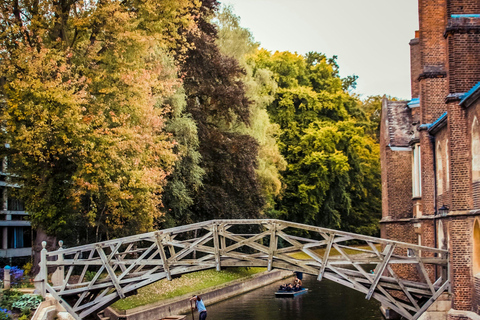 London: Private Tour of Stonehenge, Windsor Castle, and Bath Luxury Car