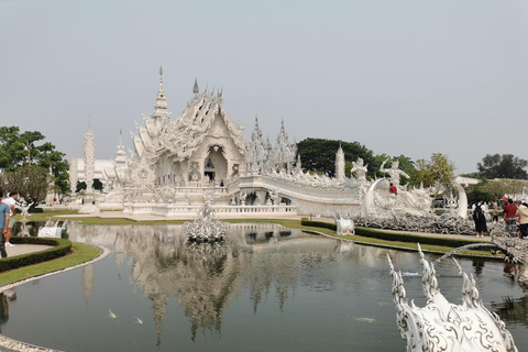 Chiang Rai: 3 Temples and Golden Triangle 1 Day Tour