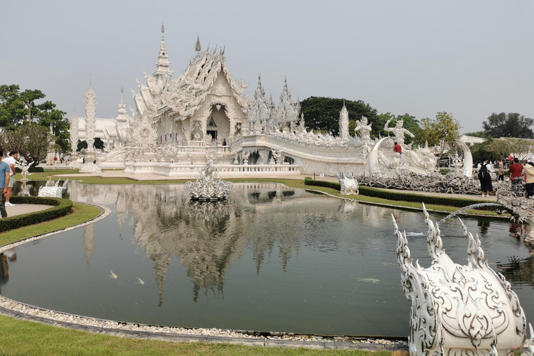 Chiang Rai: 3 Temples and Golden Triangle 1 Day Tour