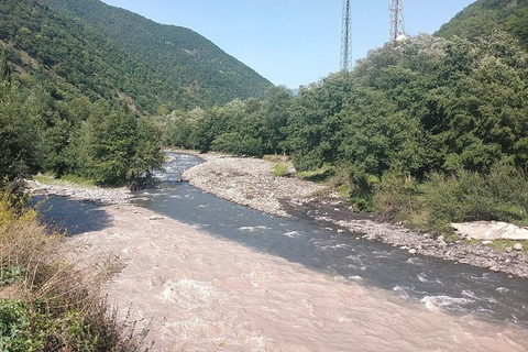 Kazbegi - Perla de Georgia y el Cáucaso, ¡con degustación de miel!por defecto