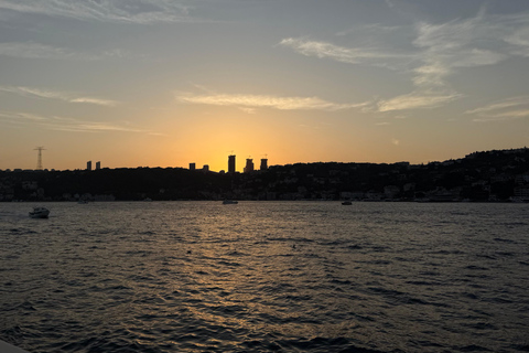 Explore Istanbul: Daily Scenic 2-Hour Bosphorus Cruises Sunset Cruise