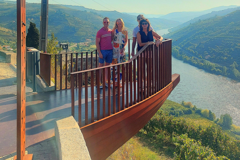 Douro Valley: Private Wine Tour with Lunch