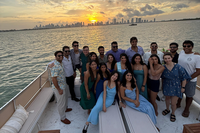 Miami Sunset Boat Tour: Celebrity Mansions & Skyline