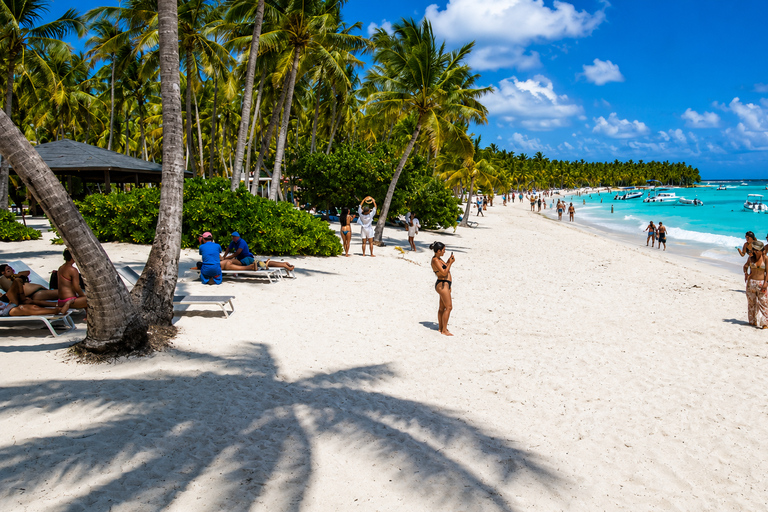 Punta Cana: Saona Island Full-Day Tour with Lunch VIP All Inclusive