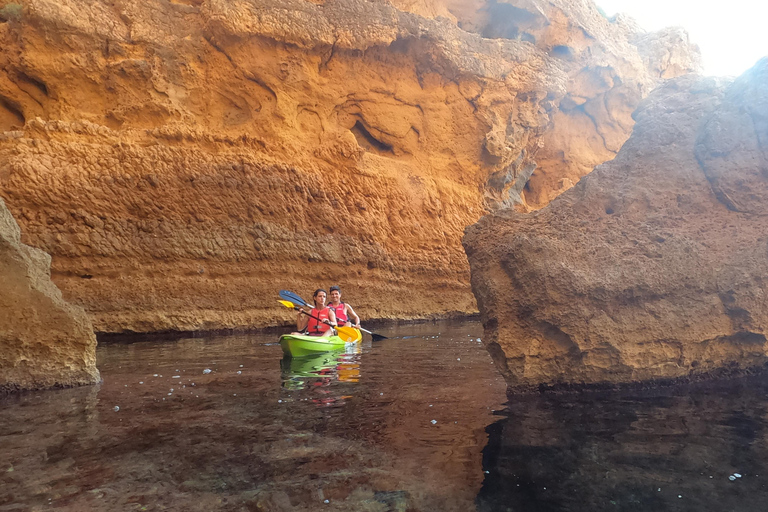 Jávea: Tour in kayak dalla spiaggia di Granadella alle grotte marine