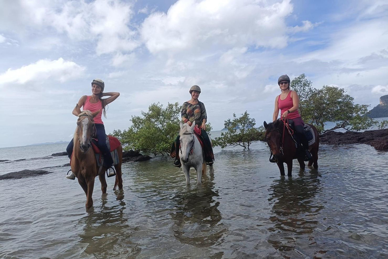 Krabi : balade à cheval sur la plage et atv extrêmeRandonnée à cheval sur la plage et VTT extrême