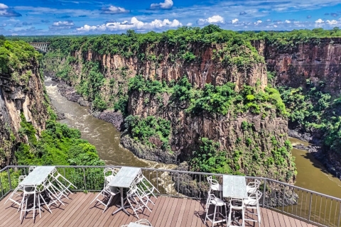 Wodospady Wiktorii: spacer z przewodnikiem do mostu i wąwozuWodospady Wiktorii: Piesze safari do mostu Victoria Falls
