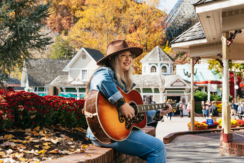 Pigeon Forge: biglietto d'ingresso al parco tematico DollywoodBiglietto d'ingresso per 1 giorno al parco a tema Dollywood