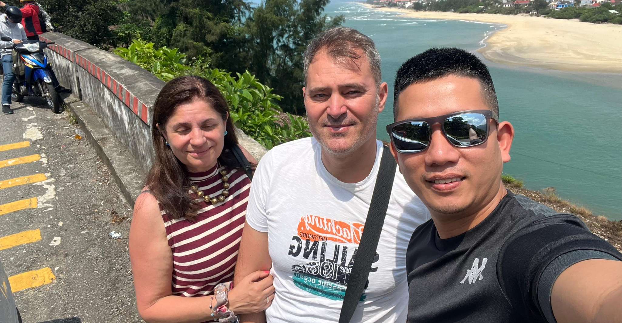 Transfert privé de Hue à Hoi An avec une visite touristique - Housity