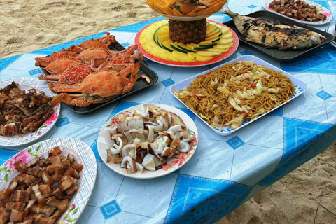El Nido Tour C: Content Guide & Beach Picnic Shared Cruise
