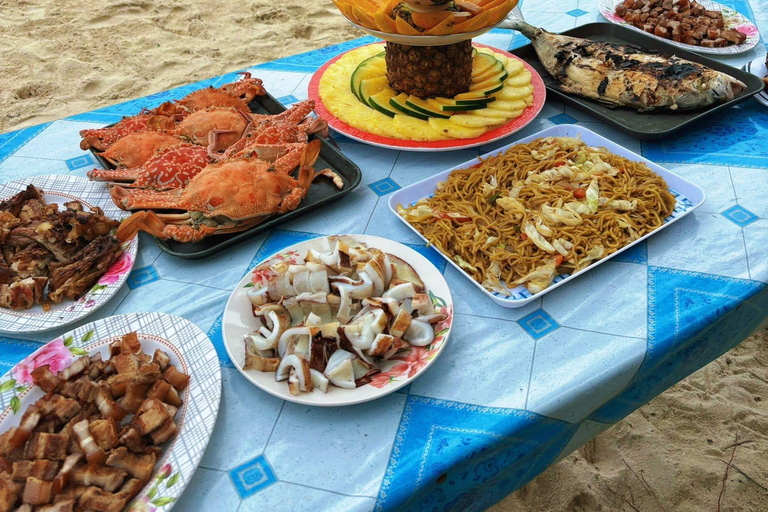El Nido Tour C: Content Guide & Beach Picnic Shared Cruise