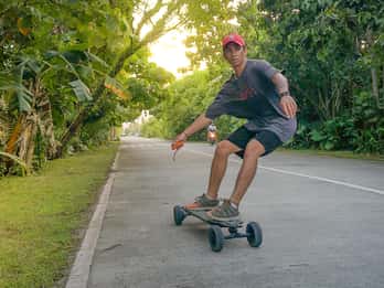 Siargao : Sunset 2 Hours Guided Electric Skate Experience