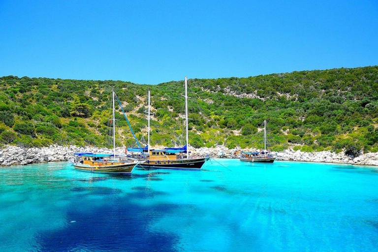 Bodrum: Orak Island Boat Tour with Lunch and Swim Stops