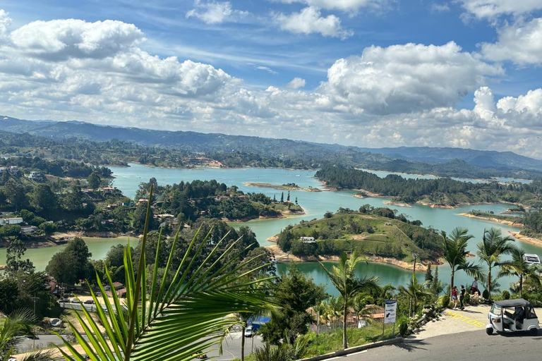 Tour Guatapé con visita a Granja de las Llamas y las Alpacas