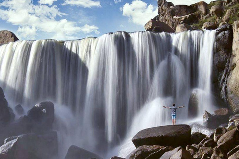 Intera giornata dedicata alle cascate di Pillones e alla foresta rocciosa