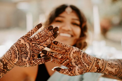 Delhi Family Home: Yoga, Saree, Henna & Many More Activities