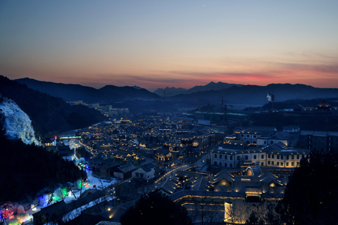 Beijing: Simatai Wall & Gubei Town with Multilingual Guide ES, IT, FR, DE Mutianyu, Simatai & Gubei All Inclusive