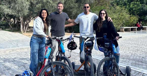 Athens: E-Bike Trike Tour with Gyros & Souvlaki Tasting
