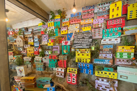 Walking tour + Trail Favelas Babilônia and Chapéu Mangueira Favela Tour + Trilha Morro da Babilônia