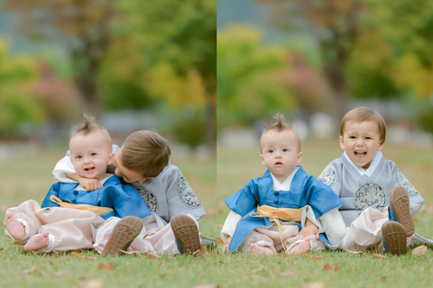 Storytelling Hanbok Photography at Royal Palace Private Group Photography Session