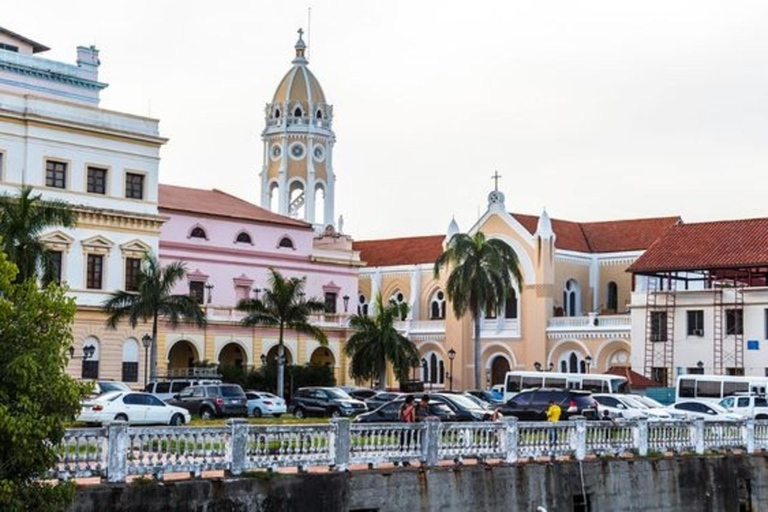 Panama : Best Street Food Tour With A Local GuidePanama : 3 Hours Private Food Tasting Walking Tour