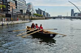 Dublin: Ruder-Erlebnis mit Currachs auf dem Fluss Liffey