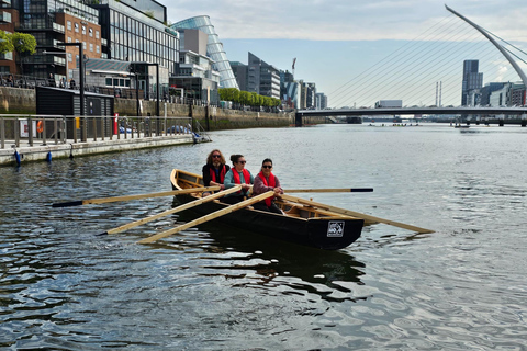 Dublin: River Liffey Currachs Rowing Experience Currach Liffey Tour