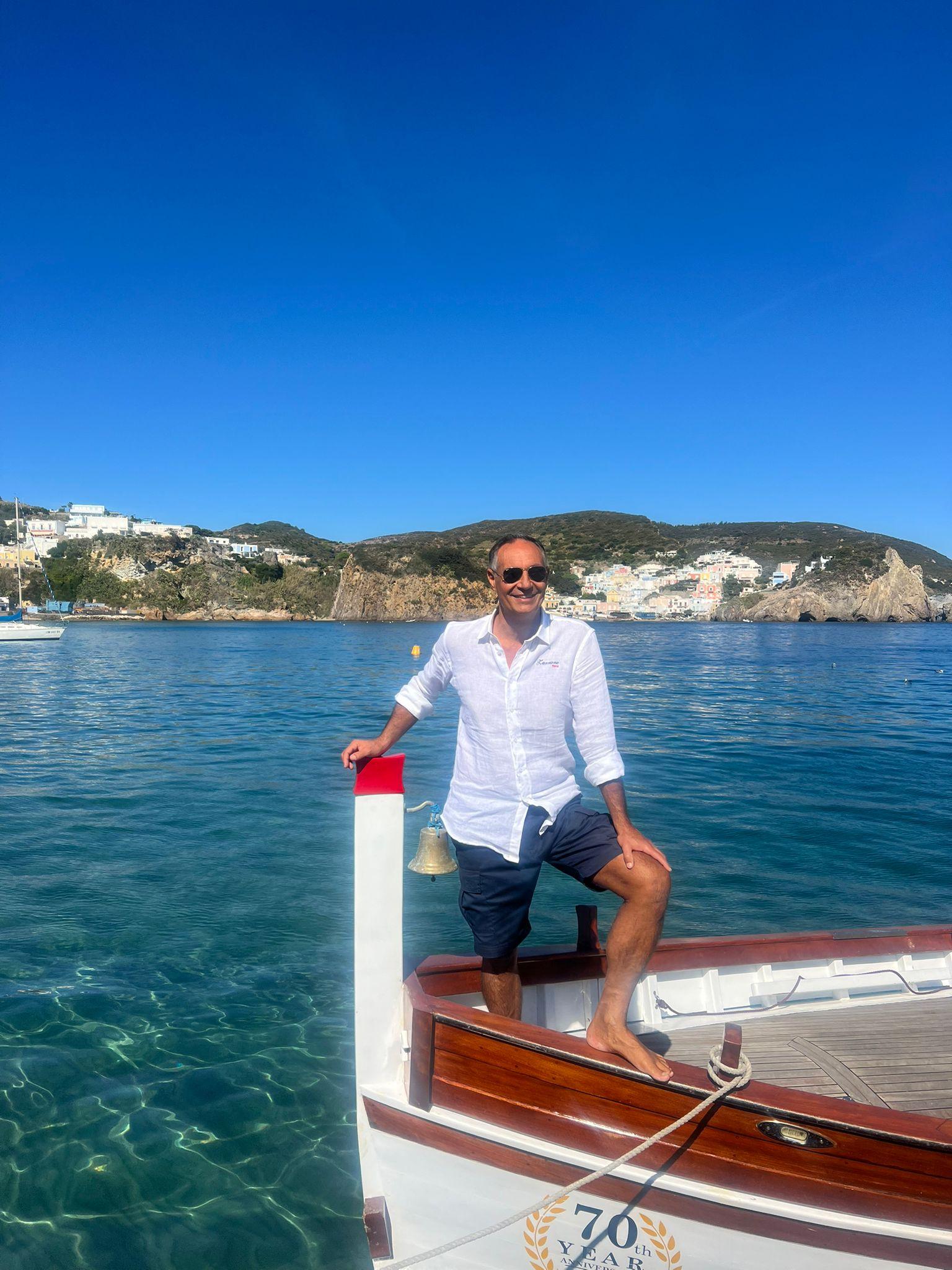 Insel Ponza - Ausflug mit dem Oldtimerboot „Zannone 1954“