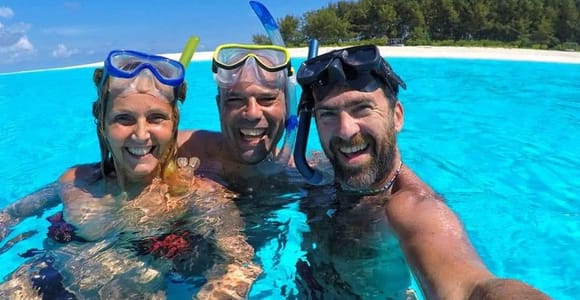 Safari Blue tour: Snorkeling & Sandbank Experience