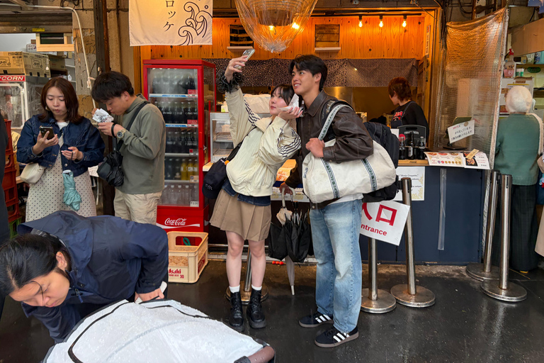 Tokyo Street Food: All-Inclusive Tsukiji Market experience
