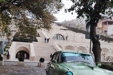 Yerevan: Wine Night Tour with Retro Car Transfers & Photos