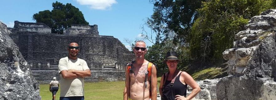 Belize City : visite du site maya de Xunantunich et expérience de tubing