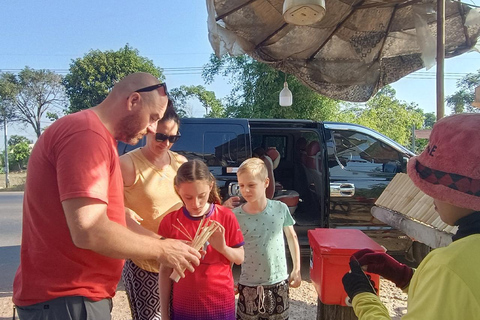 Z Siem Reap do Phnom Penh prywatną taksówką SUV / minivanem